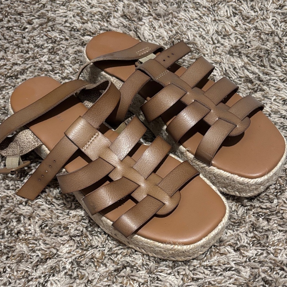 American Eagle Outfitters Tan Strappy Sandals